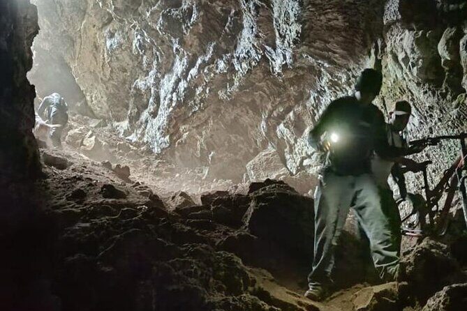 Explore the Caves of an Inactive Volcano on CDMX - Exploring the Caves of an Inactive Volcano on CDMX: A Natural Adventure