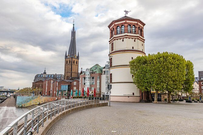 Explore the Instaworthy Spots of Dusseldorf with a Local - FAQ