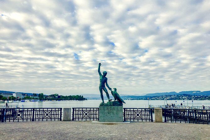 Explore the Instaworthy Spots of Montreux with a Local - Key Points