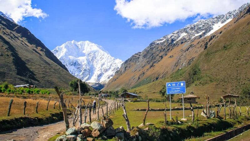 Explore the magic of Humantay Lake - Key Points