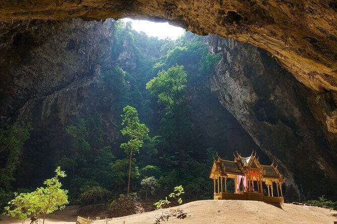 Explore the majestic cave of Sam Roi Yod - Exploring the Majestic Cave of Sam Roi Yod: An In-Depth Review