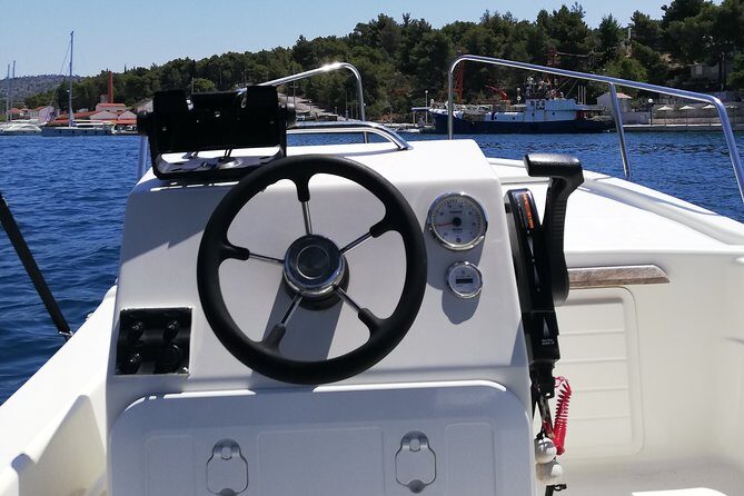 Explore the West coast of the island Brac by BETINA boat - A Detailed Look at the Experience