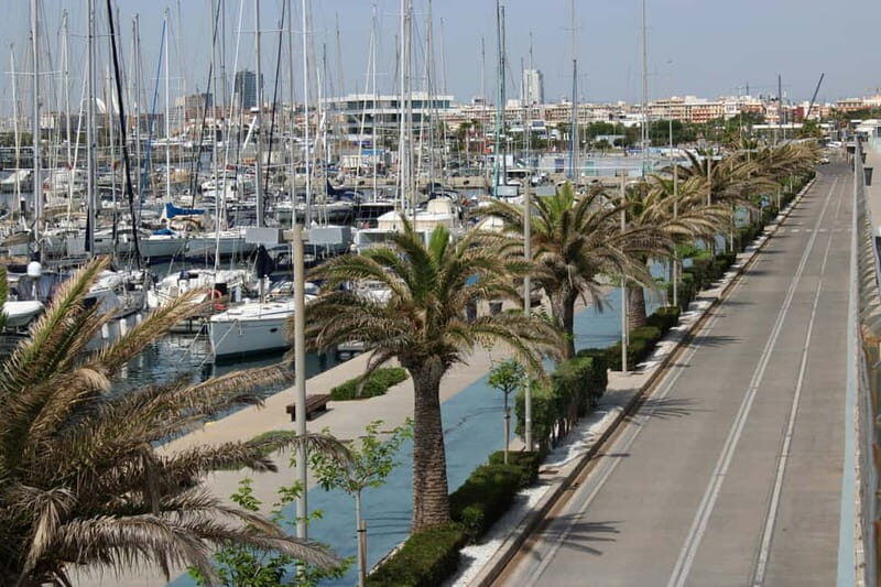 Explore Valencias Coast: Boat trip to Valencian Venice - A Closer Look at the Boat Tour Experience