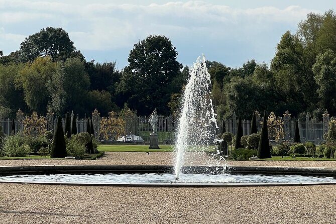 Explore Windsor Castle and Hampton Court Palace - Key Points
