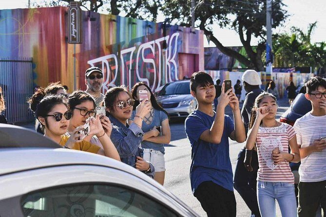 Explore Wynwood with local artist - An In-Depth Look at the Wynwood Street Art Tour