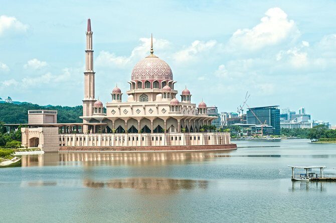 Exploring Putrajaya: A Half-Day Sightseeing Tour - In-Depth Look at the Putrajaya Tour