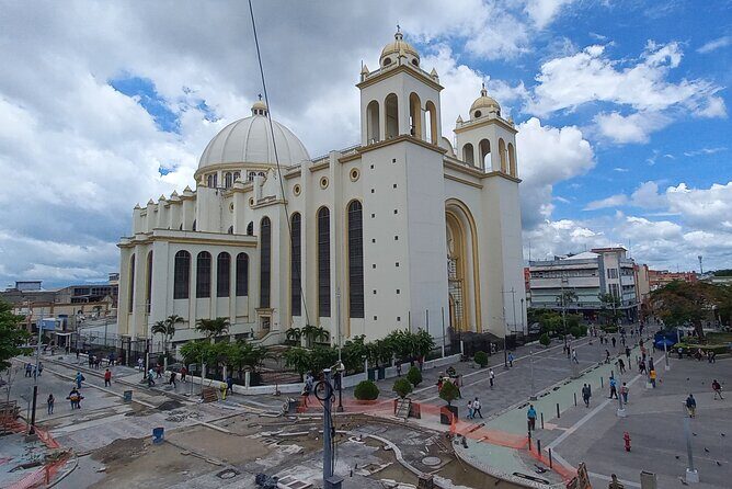 Express Tour Historic Center San Salvador - Key Points