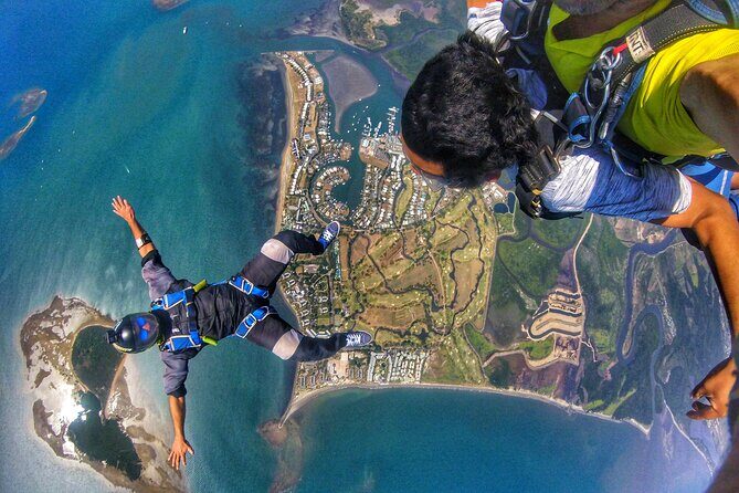 Extreme 12000ft Tandem Jump (45 seconds free fall) - Thrilling Heights and Scenic Vistas: Experiencing the Extreme 12000ft Tandem Jump in Fiji