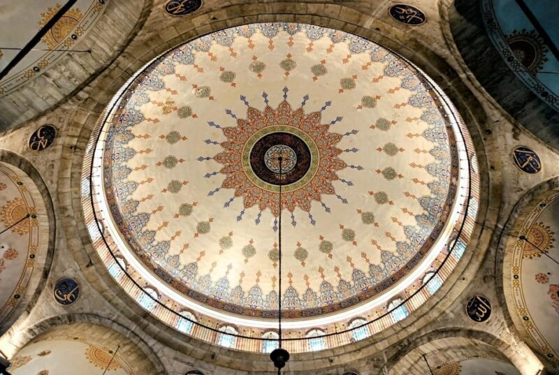 Eyüp Sultan Mosque and Eyüp District Istanbul Walking Tour - The Experience in Detail