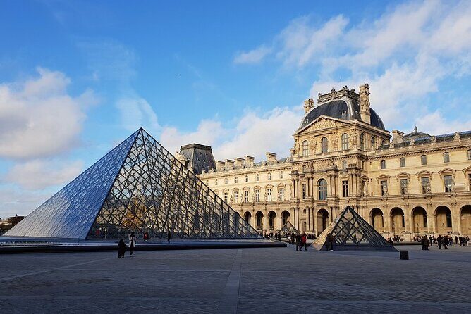 Fabuleux Guided Tour Through the Louvre Museum with Reserved Access - Exploring the Louvre in Depth