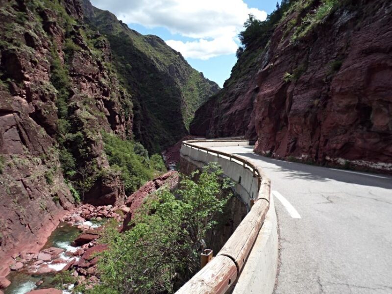 Fabulous Red Canyon and Entrevaux, Private Full day Tour - Why This Tour Works Well