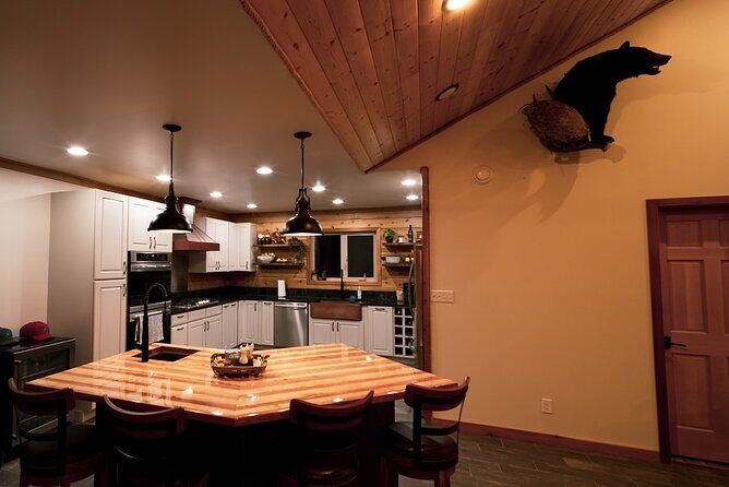 Face The Outdoors Private Group Northern Lights Tour - Key Points