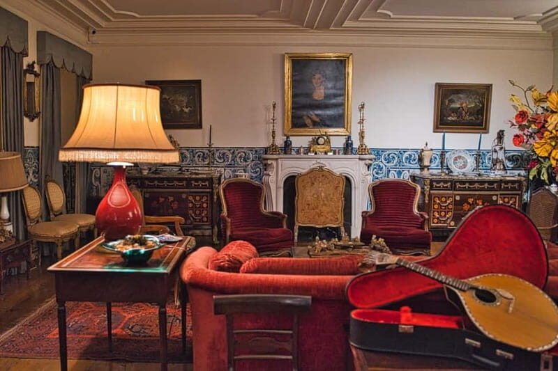 Fado: Guided Historical Tour with Local Dinner - Experience the Heart of Lisbon: Fado Guided Tour with Local Dinner