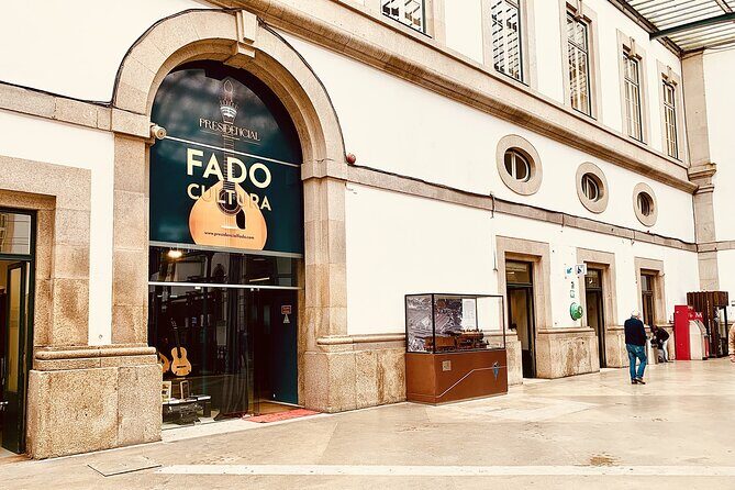 Fado Show at St. Benedict's Station and Port Wine - An in-depth look at the Fado Show at São Bento Station