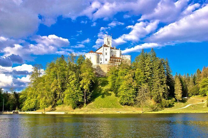 Fairytale Castle & Wine Tasting & Lunch - Key Points