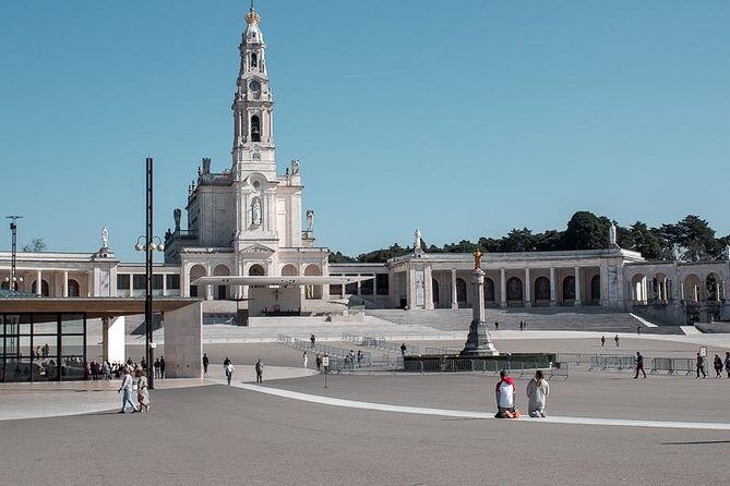 Faith and Heritage: Fátima, Batalha, Nazaré, Óbidos from Lisbon - FAQ
