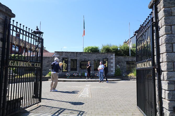 Falls road Murals Walking Tour with former prisoners - Why This Tour Is Perfect for You