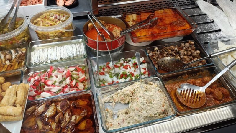 Familly friendly: tailored tapas, giants & Scavenger Hunts! - Authentic Experiences Beyond the Guidebook