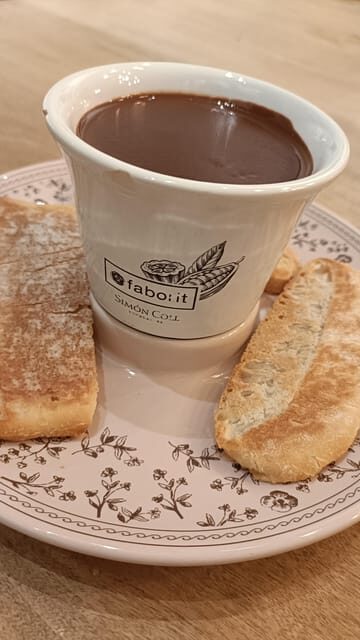 Familly friendly: tailored tapas, giants & Scavenger Hunts! - Practical Tips for Your Family Trip