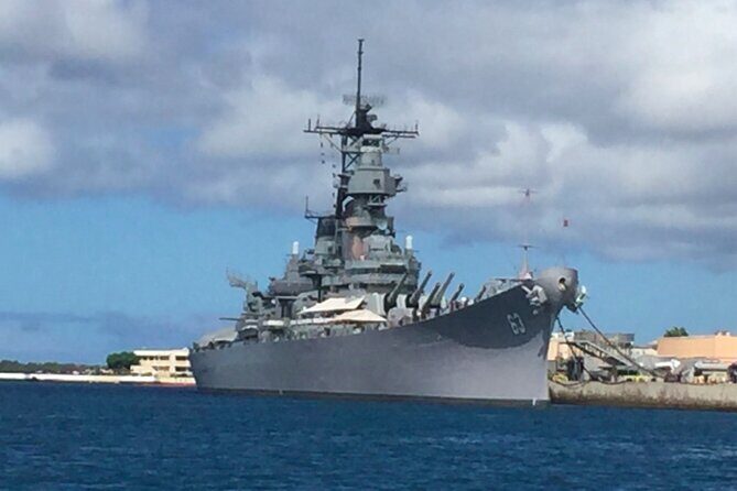 Family-friendly Pearl Harbor and Honolulu Downtown with private transportation - A detailed look at the Pearl Harbor and Honolulu tour