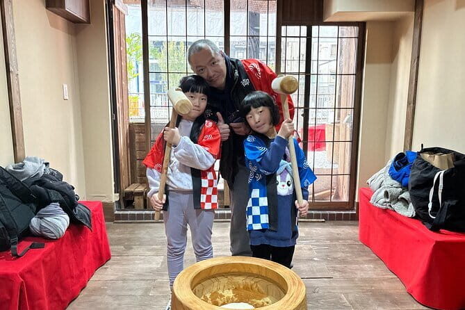 Family FriendlyTraditional Mochi Pounding Experience - Who Should Consider This Tour?