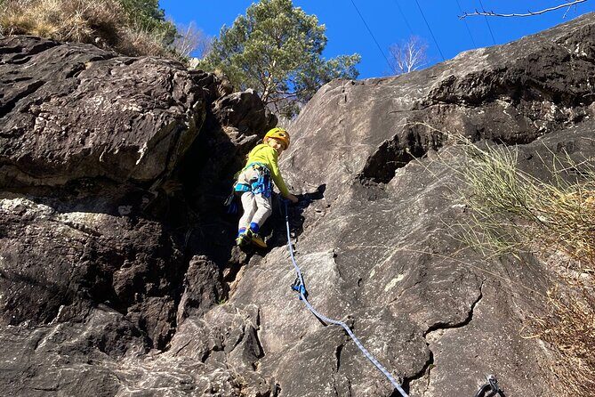 Family rock climbing near Locarno - Evaluating the Value