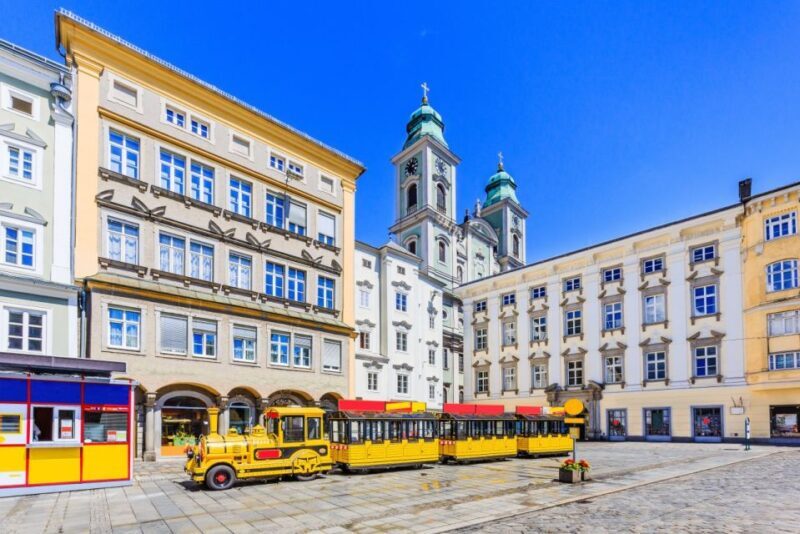 Family Tour of Linz's Old Town, Pöstlingberg and Grottenbahn - FAQs