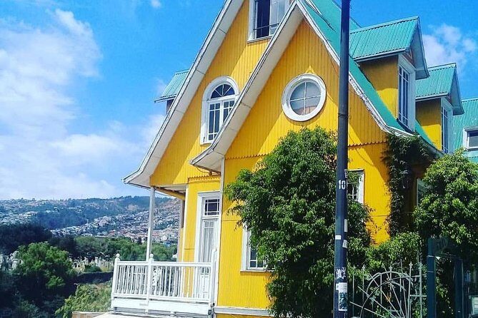 Famous Valparaíso! Premium Walking Tour with a Native Guide - In-Depth Look at the Valparaíso Walking Tour