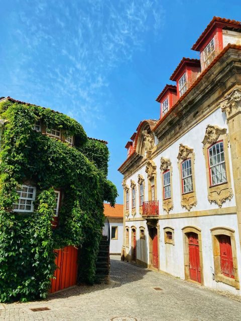 Fancy Douro from Porto - private walk + lunch + wines - A Gourmet Lunch with Exceptional Wines