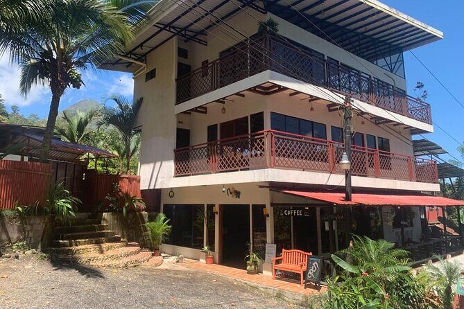 Farm to Table Food Experience - Authenticity and Unique Appeal