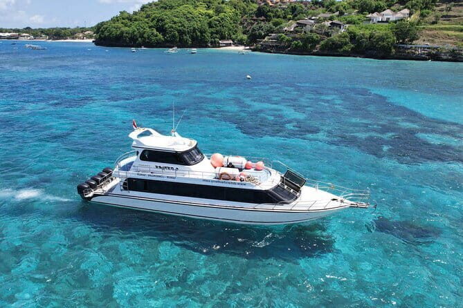 Fast Boat Ticket to Nusa Penida / Lembongan - In-Depth Review of the Fast Boat to Nusa Penida / Lembongan