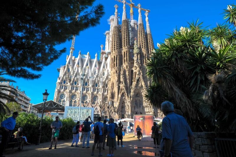 Fast Track: Sagrada Familia & Barcelona Full-Day Tour - Who Should Consider This Tour?