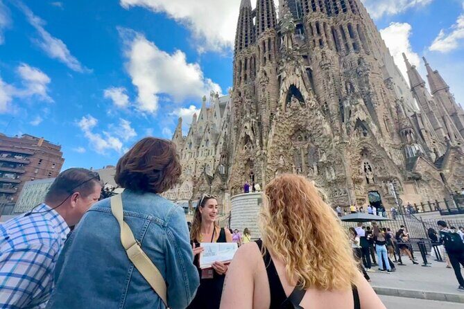 Fast Track: Sagrada Familia Guided Tour - A Closer Look at the Tour Experience