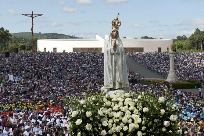 Fátima and Óbidos Small Group Day Tour - Exploring the Highlights of the Tour