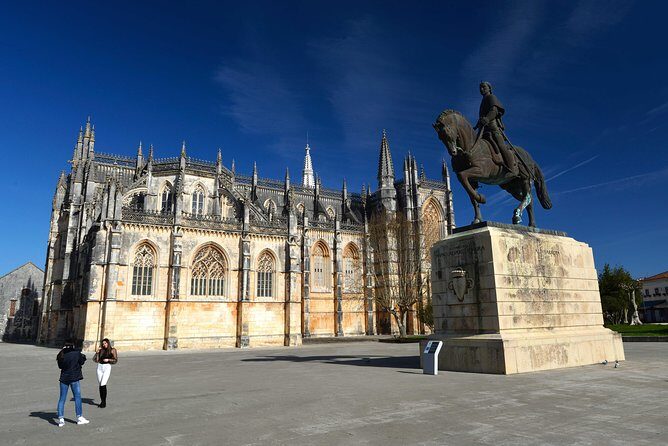 Fátima, Batalha, Nazaré and Óbidos Private Tour - FAQs