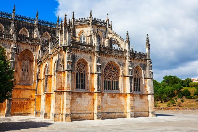 Fatima, Batalha, Nazaré & Óbidos Private Luxury Tour - Transport and Timing: Making the Most of Your Day