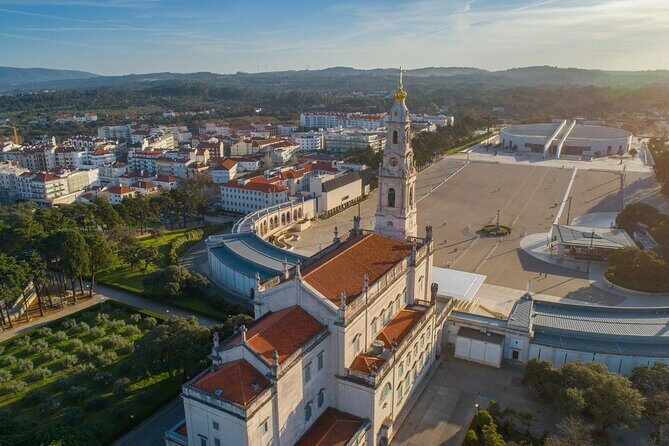 Fatima, Batalha, Nazaré & Óbidos Private Luxury Tour - Frequently Asked Questions