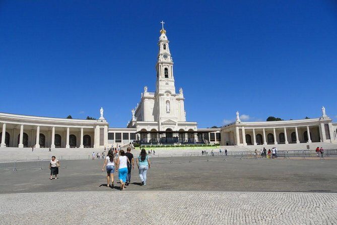 Fátima, Nazaré and Óbidos Small Group Tour from Lisbon - Who Should Consider This Tour?
