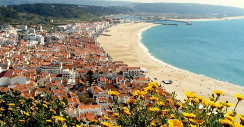 Fátima, Óbidos e Nazaré - Small Group - Fátima, Óbidos e Nazaré - Small Group: A Practical Guide for Explorers