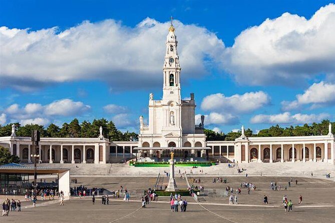FATIMA - Religious Private Tour - Discover Fátima from Lisbon with a Private Guided Tour