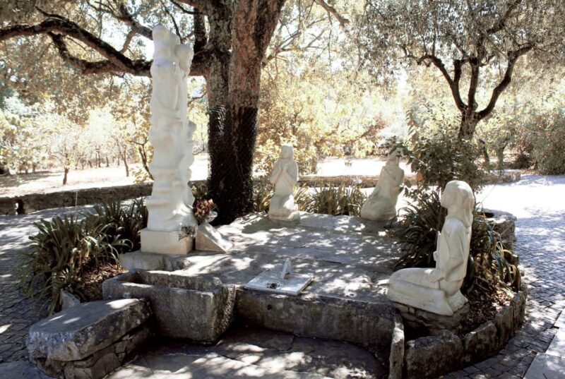 Fátima: Sanctuary and Aljustrel Village, Private Guided Tour - Key Points
