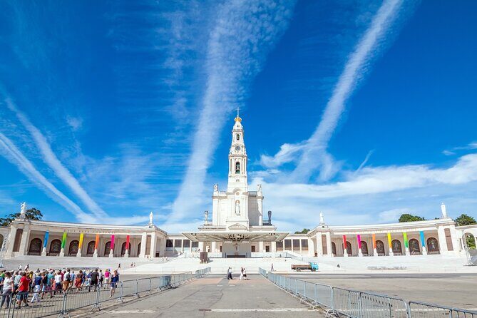 Fatima Sanctuary, Pena Palace & Nazare's Big Wave from Lisbon - FAQ