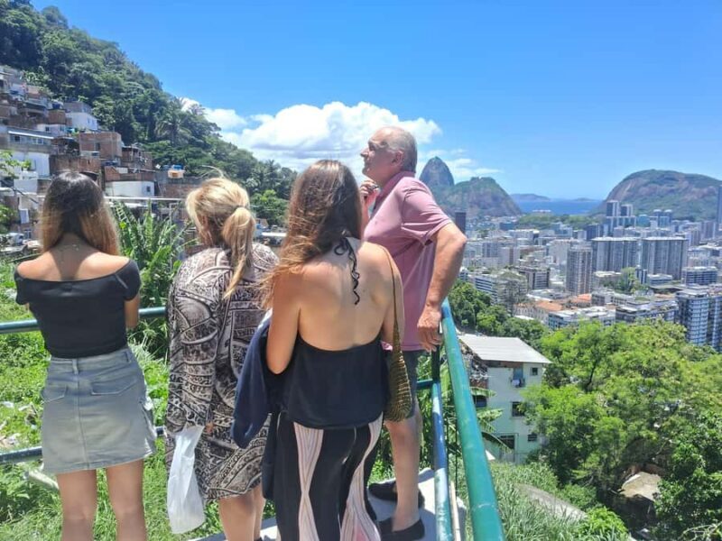 Favela Santa Marta: Walking Tour with local guide - Key Points