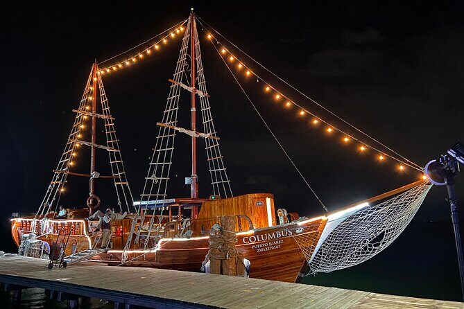 Feel the love on a romantic dinner at Cancun sea, with live music and open bar. - Practical Details and What to Expect