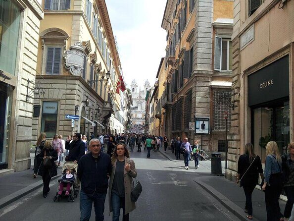 Fendi Experience: the pure essence of Roman high fashion - Key Points