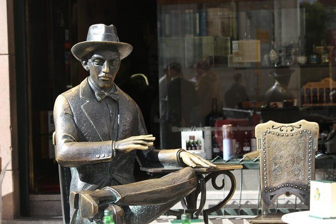 Fernando Pessoa Lisbon Walking Tour - Key Points
