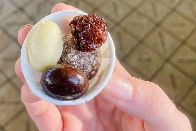 Festive Flavors of Pike Place Market Holiday Food Tour - Practical Considerations