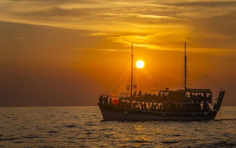Fethiye: Romantic Sunset Boat Tour - Final Thoughts: Who Should Consider This?
