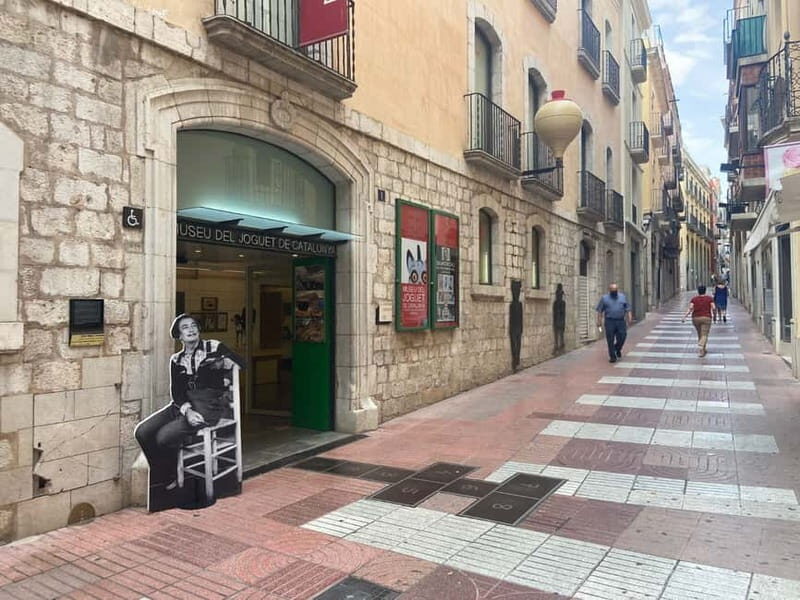 Figueres & Dali Museum Walking Tour with Tickets - A Walk Through Dali’s Surreal World: Figueres & Dali Museum Tour