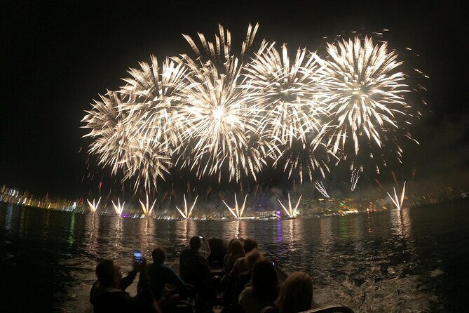 Fireworks at Sea - Cannes - Fireworks at Sea - Cannes: A Romantic and Exciting Evening on the Water